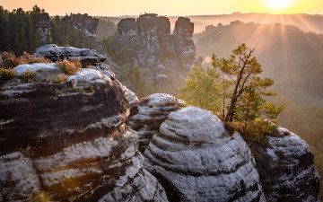 Картинка природа восходы закаты солнце bastei массив лучи бастай горы скалы германия саксонская швейцария