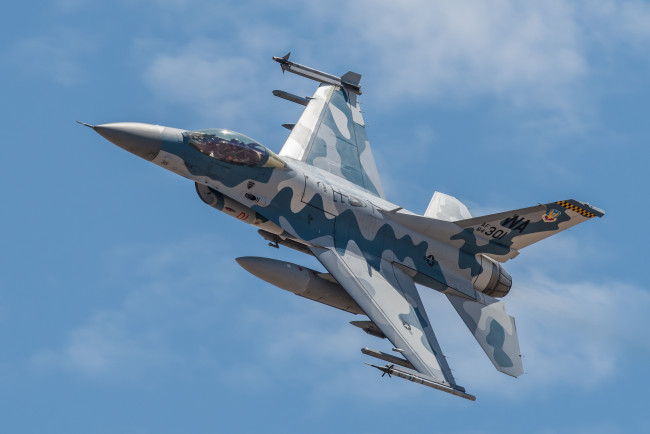 Обои картинки фото f-16c, авиация, боевые самолёты, истребитель