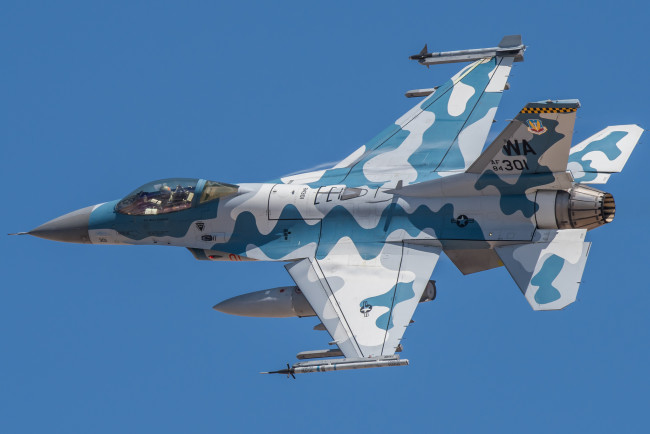 Обои картинки фото f-16c, авиация, боевые самолёты, истребитель