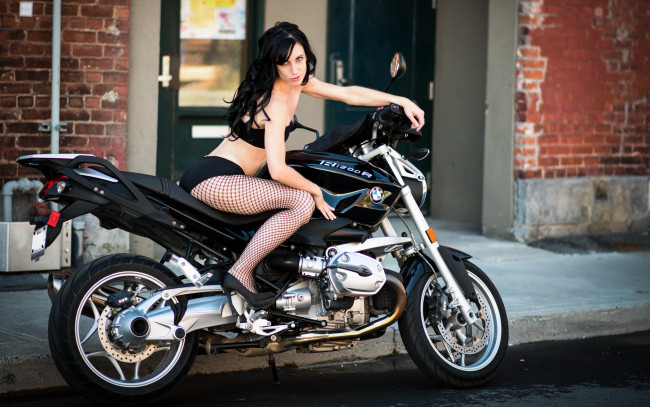 Обои картинки фото мотоциклы, мото, девушкой, девушка, мотоцикл, bmw, улица