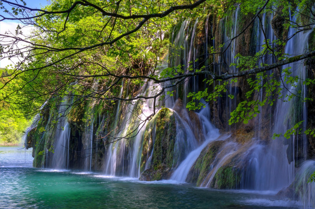 Обои картинки фото природа, водопады, озеро, деревья, водопад, поток, скала