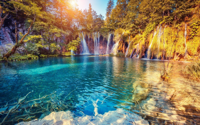 Обои картинки фото природа, водопады, обрыв, озеро, деревья