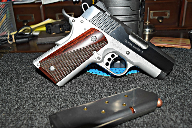 Обои картинки фото kimber ultra carry ii 45 acp, оружие, пистолеты, ствол