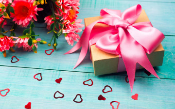 Картинка праздничные подарки+и+коробочки букет сердечки подарок коробка