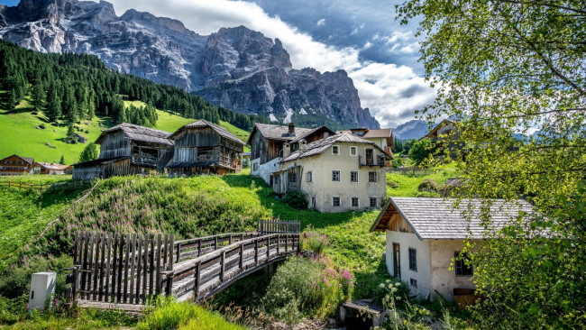 Обои картинки фото san cassiano, alta badia, south tyrol, italy, города, - здания,  дома, san, cassiano, alta, badia, south, tyrol