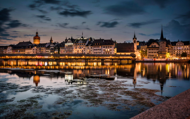 Обои картинки фото города, люцерн , швейцария, вечер, огни, река