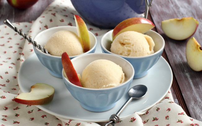 Обои картинки фото еда, мороженое, десерты, яблоки