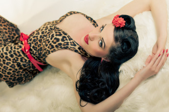 Картинка девушки -unsort+ брюнетки +шатенки девушка леопард платье брюнетка взгляд макияж мех цветок