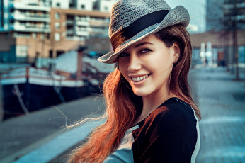 Картинка девушки -unsort+ лица +портреты город улыбка шатенка взгляд шляпа девушка lods franck