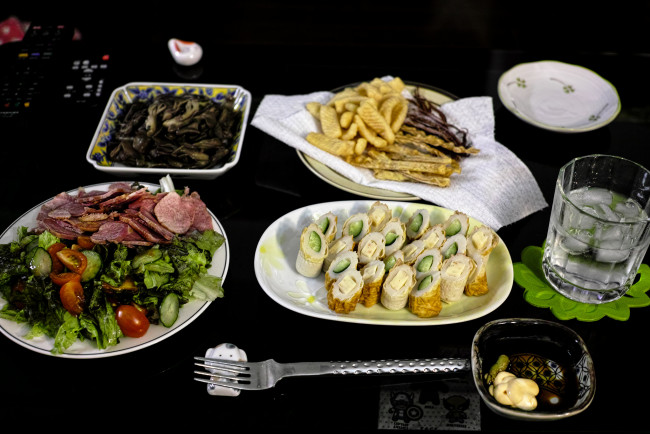 Обои картинки фото еда, рыба,  морепродукты,  суши,  роллы, японская, кухня