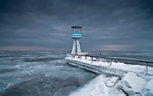 Обои картинки фото природа, маяки, маяк, море, берег, холод