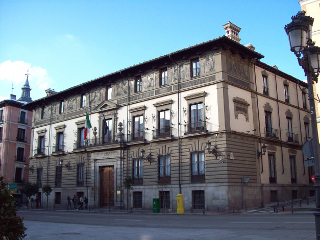 Обои картинки фото palacio de abrantes , madrid, города, мадрид , испания, здание, фонари, улица