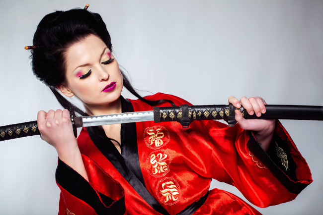 Обои картинки фото девушки, - девушки с оружием, кимоно, катана