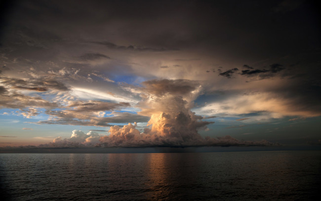 Обои картинки фото природа, стихия, сумрак, облако, океан, гроза