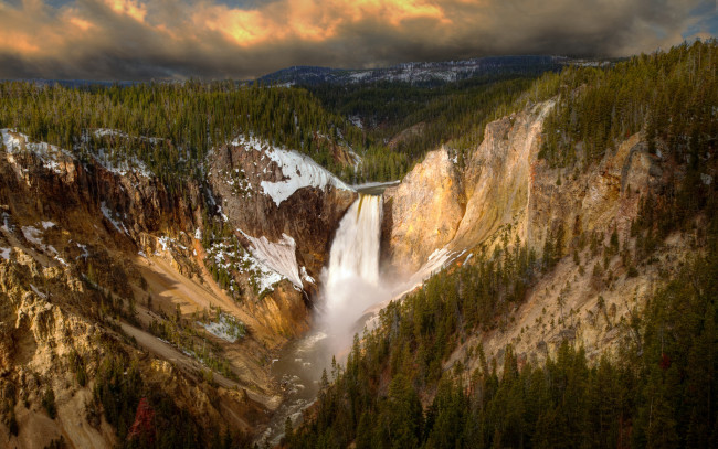 Обои картинки фото waterfall, природа, водопады, водопад, леса, ущелье, горы