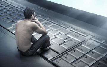 Картинка мужчины -+unsort ноутбук клавиатура парень спина