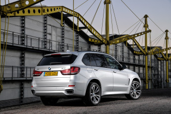 Картинка автомобили bmw uk-spec m sport xdrive40e 2015г f15 x5