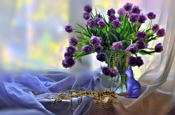 Картинка цветы тюльпаны бусы лиловый бутоны статуэтка шелк