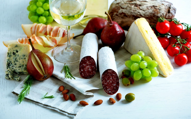 Обои картинки фото еда, разное, виноград, колбаса