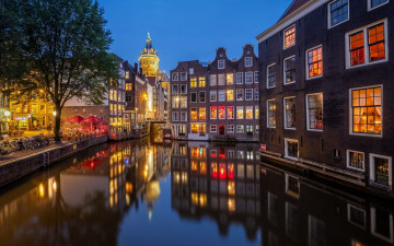 обоя города, амстердам , нидерланды, канал, лодки, дома, вечер, огни