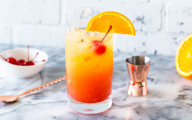 Обои картинки фото еда, напитки,  коктейль, лед, коктейль, апельсин, вишня