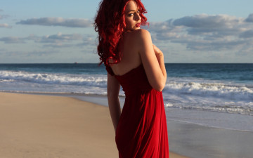обоя девушки, - рыжеволосые и разноцветные, море, волны, алое, платье