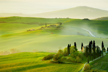 Картинка природа поля тоскана сельская местность пейзаж деревья зеленые небо