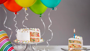 обоя праздничные, день рождения, воздушные, шарики, торт, свеча
