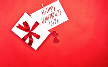 Картинка праздничные день+святого+валентина +сердечки +любовь подарок коробка пожелание сердечки свечи