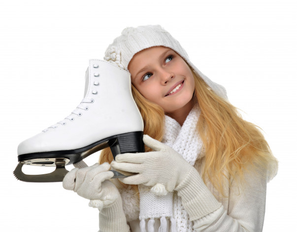 Обои картинки фото спорт, фигурное катание, девочка, шапка, шарф, перчатки, коньки