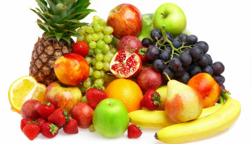 Картинка еда фрукты ягоды витамины дары природы виноград яблоки россыпь фруктов