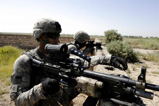 Обои картинки фото оружие, армия, спецназ, автомат, пулемет, солдаты