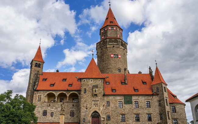 Обои картинки фото bouzov castle, czechia, города, замки чехии, bouzov, castle