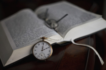 Картинка разное Часы часовые механизмы очки часы книга