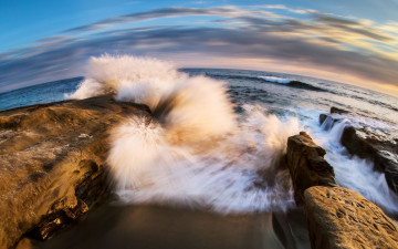 Картинка природа моря океаны камни тихий океан волна прибой