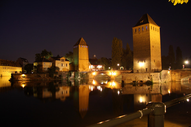 Обои картинки фото strasbourg, франция, города, страсбург, ночь, дома, огни