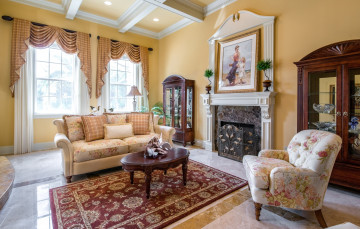 Картинка интерьер гостиная картина ковер камин кресло диван шторы