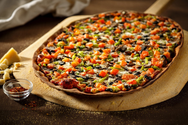 Обои картинки фото еда, пицца, сыр, помидоры
