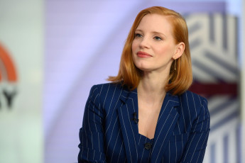 Картинка девушки jessica+chastain актриса рыжая костюм