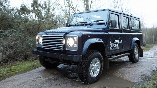 Обои картинки фото land rover electric defender concept 2013, автомобили, land-rover, concept, defender, electric, 2013, джип, внедорожник, land, rover