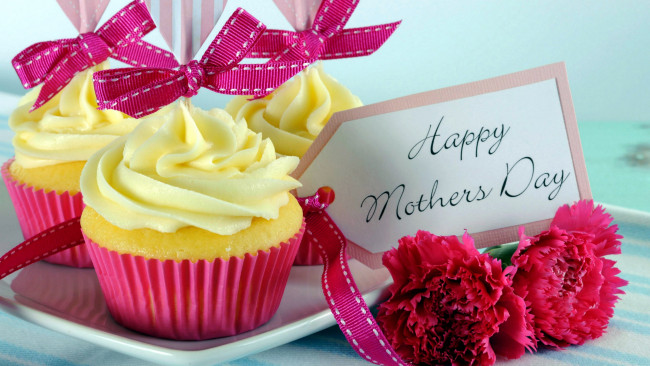 Обои картинки фото праздничные, день матери, гвоздики, кексы, капкейки, пожелание, банты, надпись