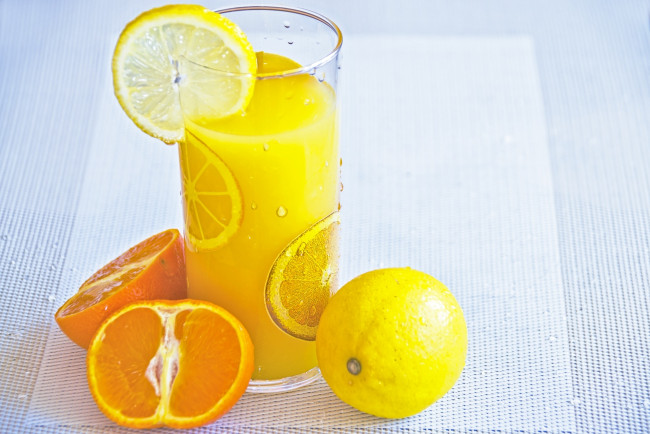 Обои картинки фото еда, напитки,  сок, цитрусы, лимон, сок, апельсин