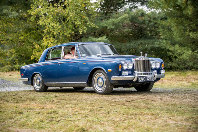 Обои картинки фото rolls-royce silver shadow, автомобили, rolls-royce, автошоу, автопробег, выставка