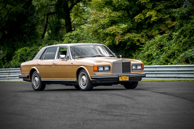 Обои картинки фото rolls-royce silver spur, автомобили, rolls-royce, автопробег, выставка, автошоу