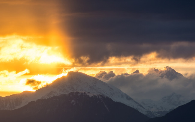 Обои картинки фото природа, горы, облака, снег, восход, солнца