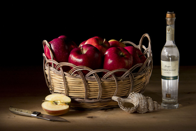 Обои картинки фото еда, натюрморт, яблоки, вино, корзина
