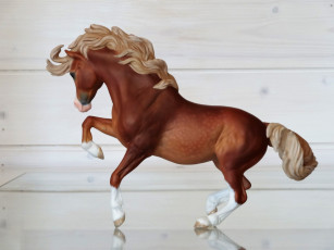 Картинка разное игрушки лошадка