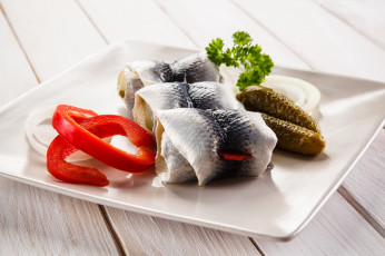 Картинка еда рыбные+блюда +с+морепродуктами перец лук селедка маринованные огурчики