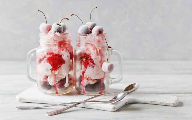 Обои картинки фото еда, мороженое,  десерты, ягоды, вишни