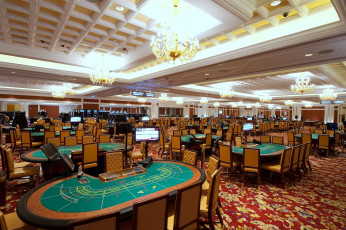 Картинка интерьер казино торгово развлекательные центры рулетка люстры столы